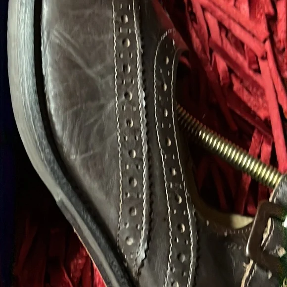 Kenneth Cole wingtip Leather stacked wood heel brown leather perf. vintage pump - Picture 11 of 12